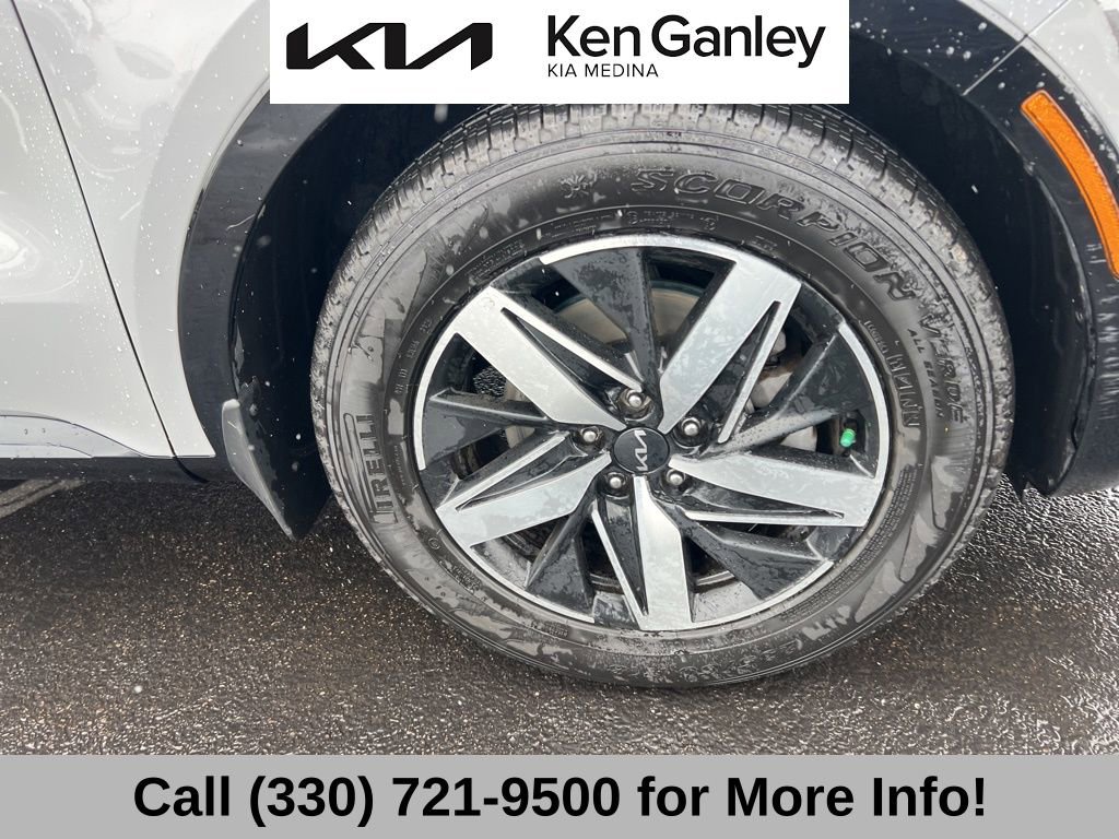 Certified 2022 Kia Sorento EX w/ Panoramic Sunroof Package image 22