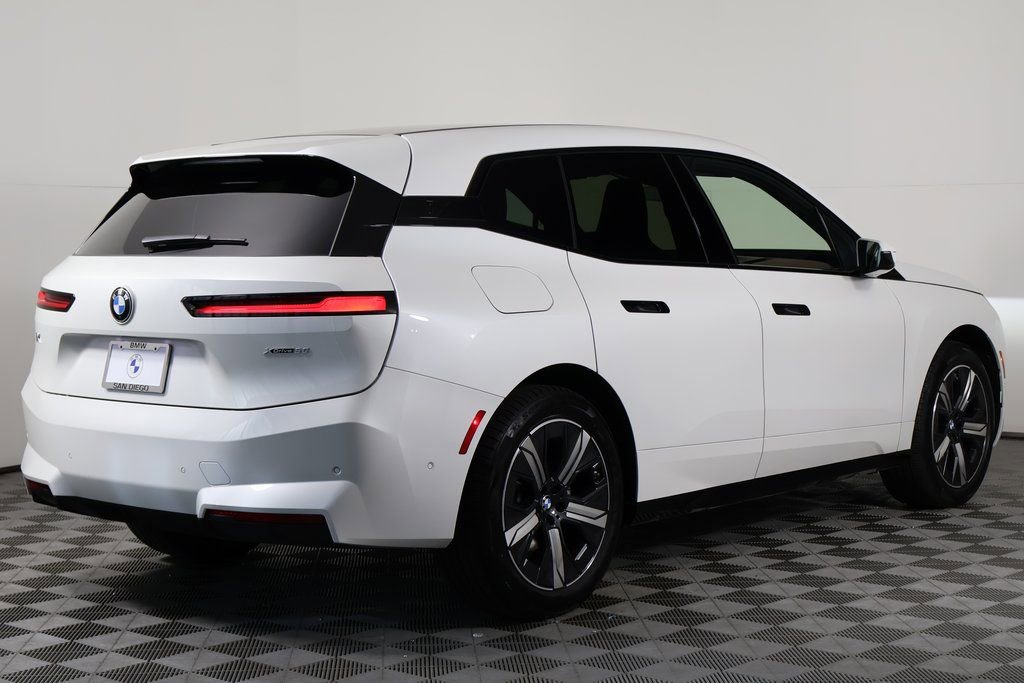 New 2026 BMW iX xDrive60 image 2