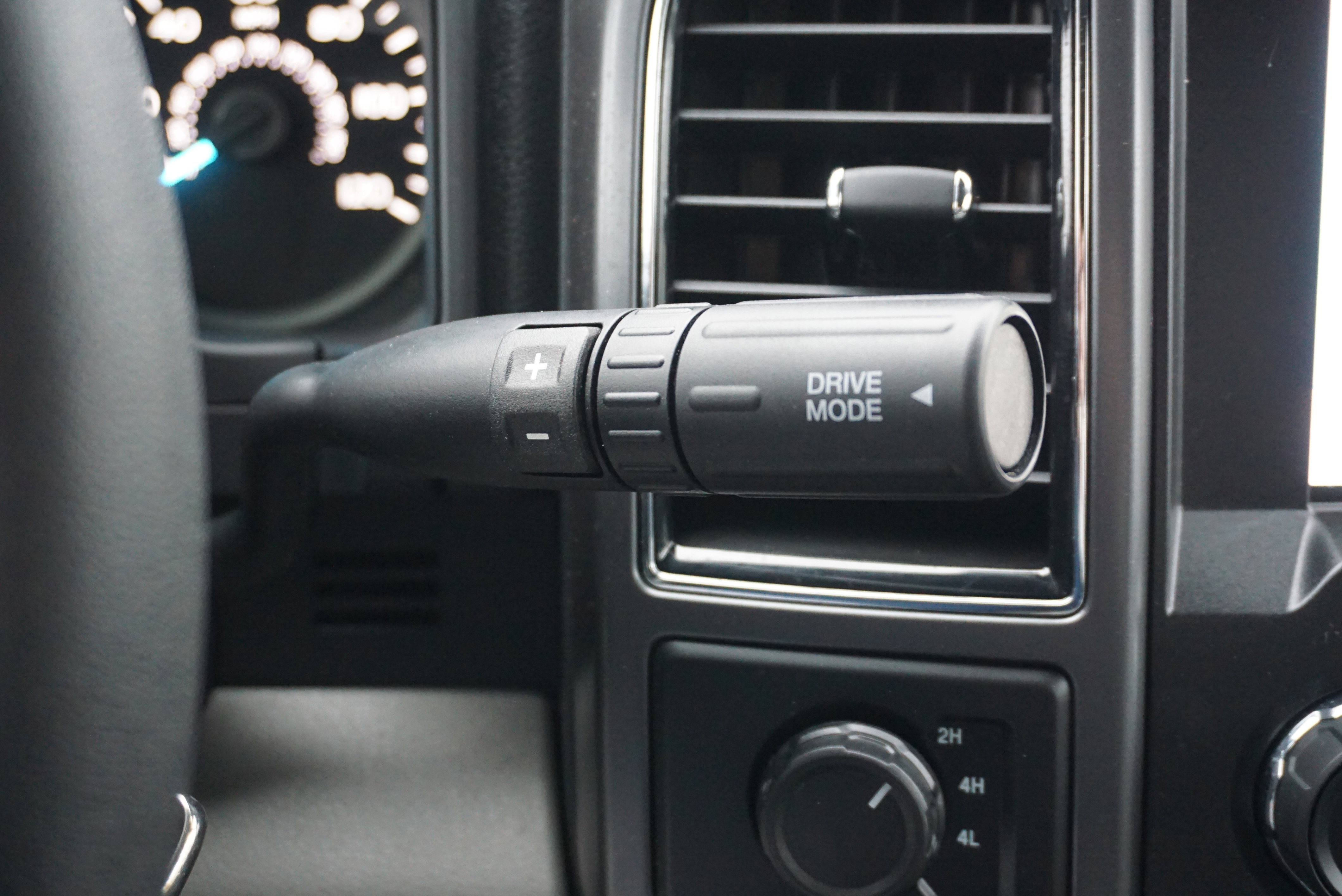 Used 2020 Ford F150 XLT image 10