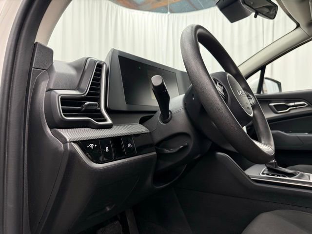 Used 2024 Kia Sportage LX image 16