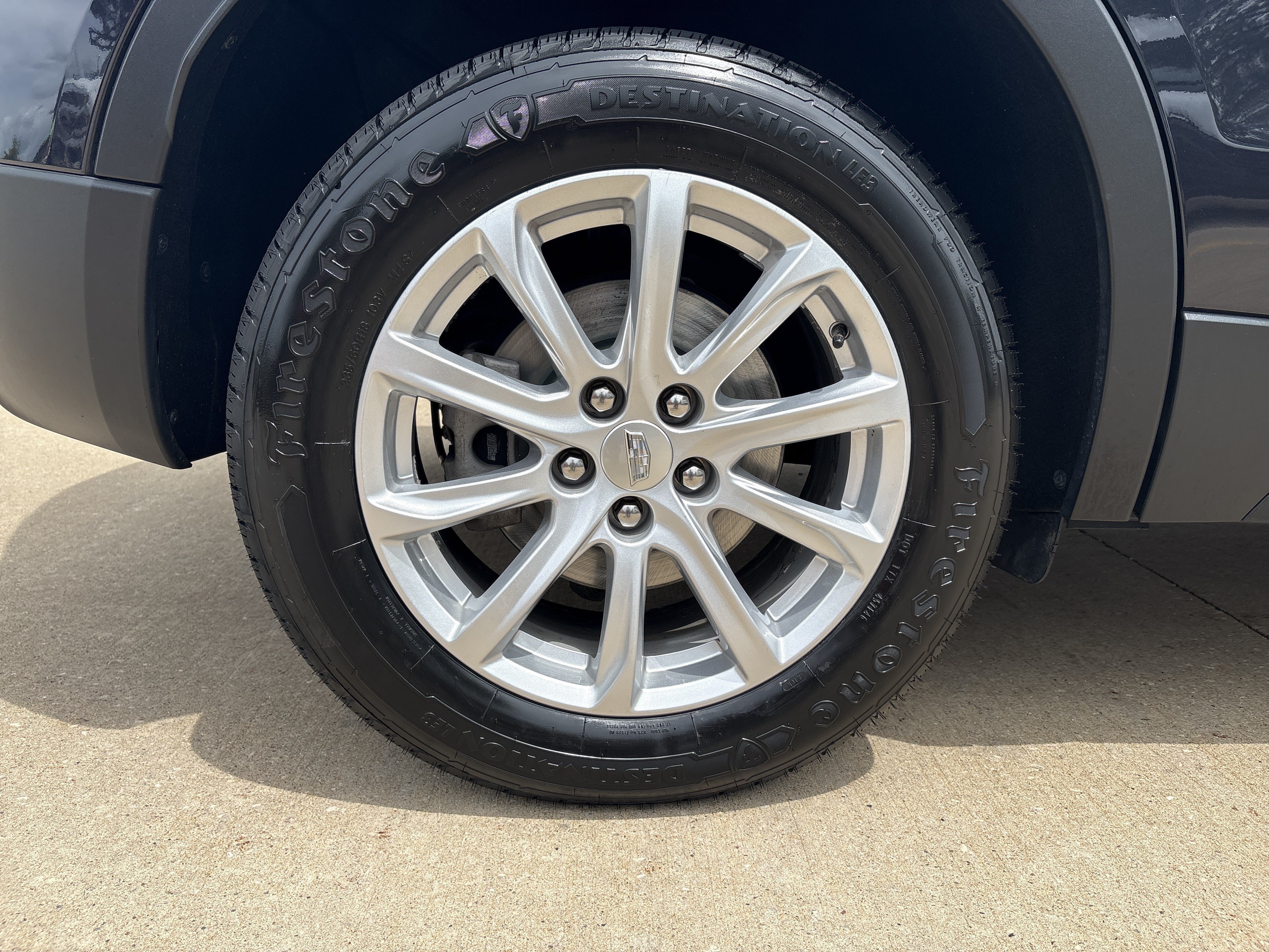 Used 2022 Cadillac XT4 Luxury w/ Cold Weather Package AWD/4WD image 9