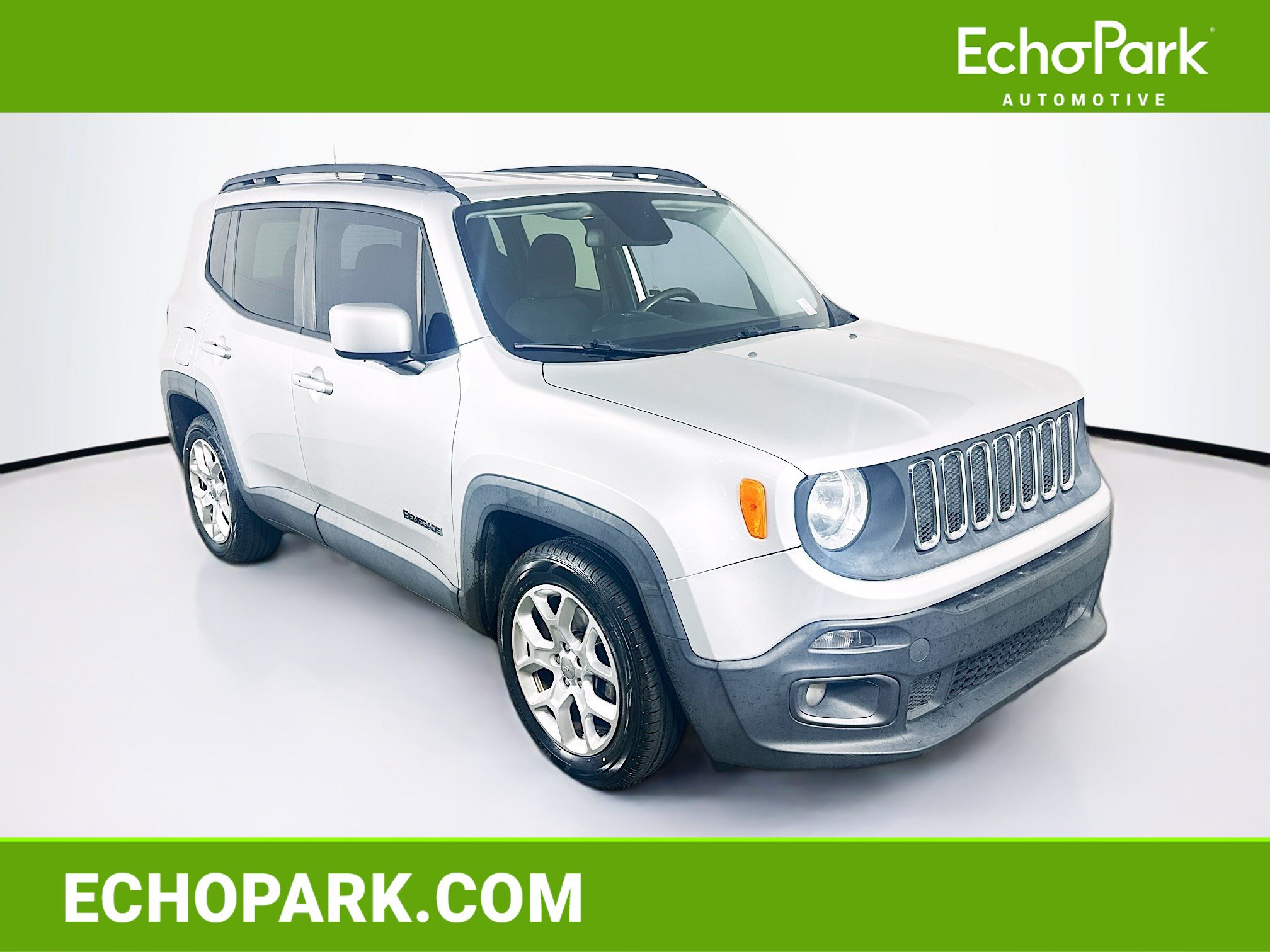Used 2016 Jeep Renegade Latitude FWD image 1