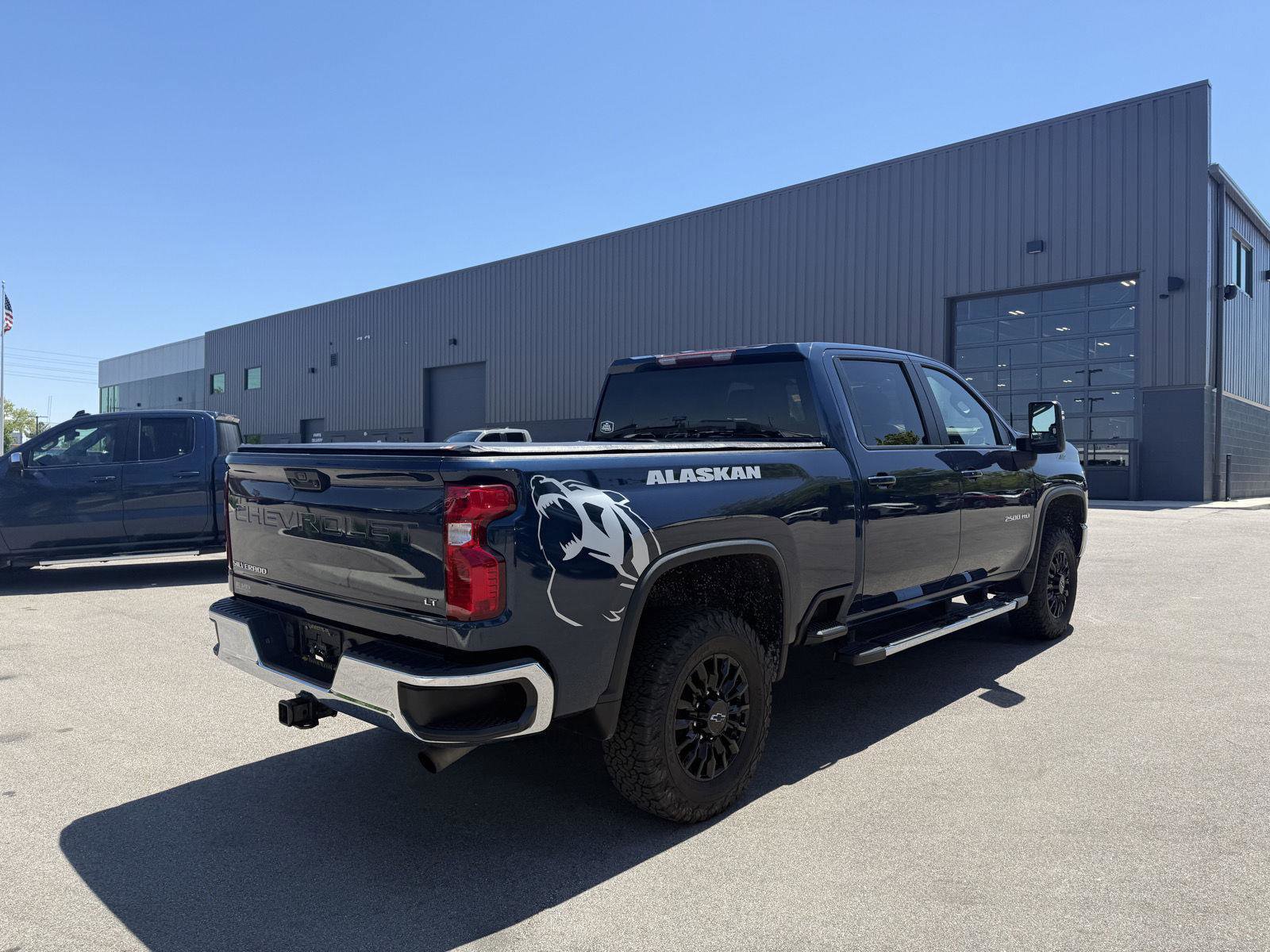 Used 2021 Chevrolet Silverado 2500 LT w/ Convenience Package AWD/4WD image 3