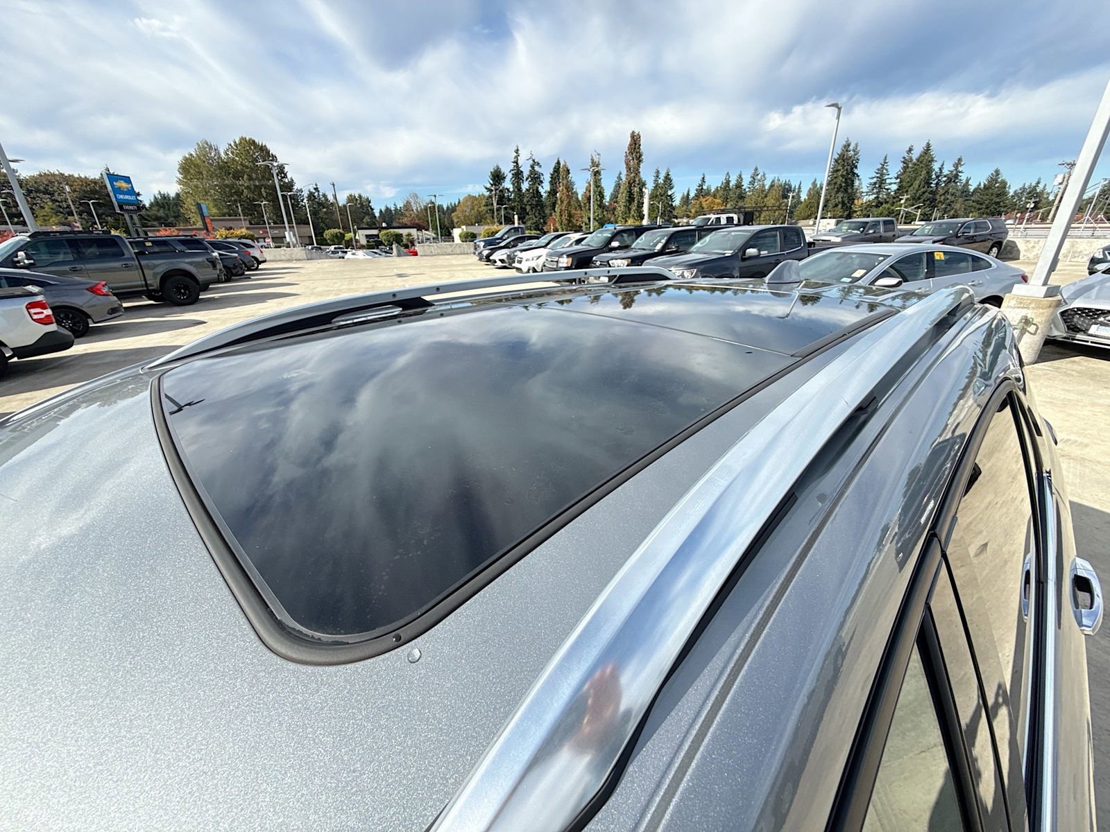 Used 2023 Chevrolet Equinox Premier image 11