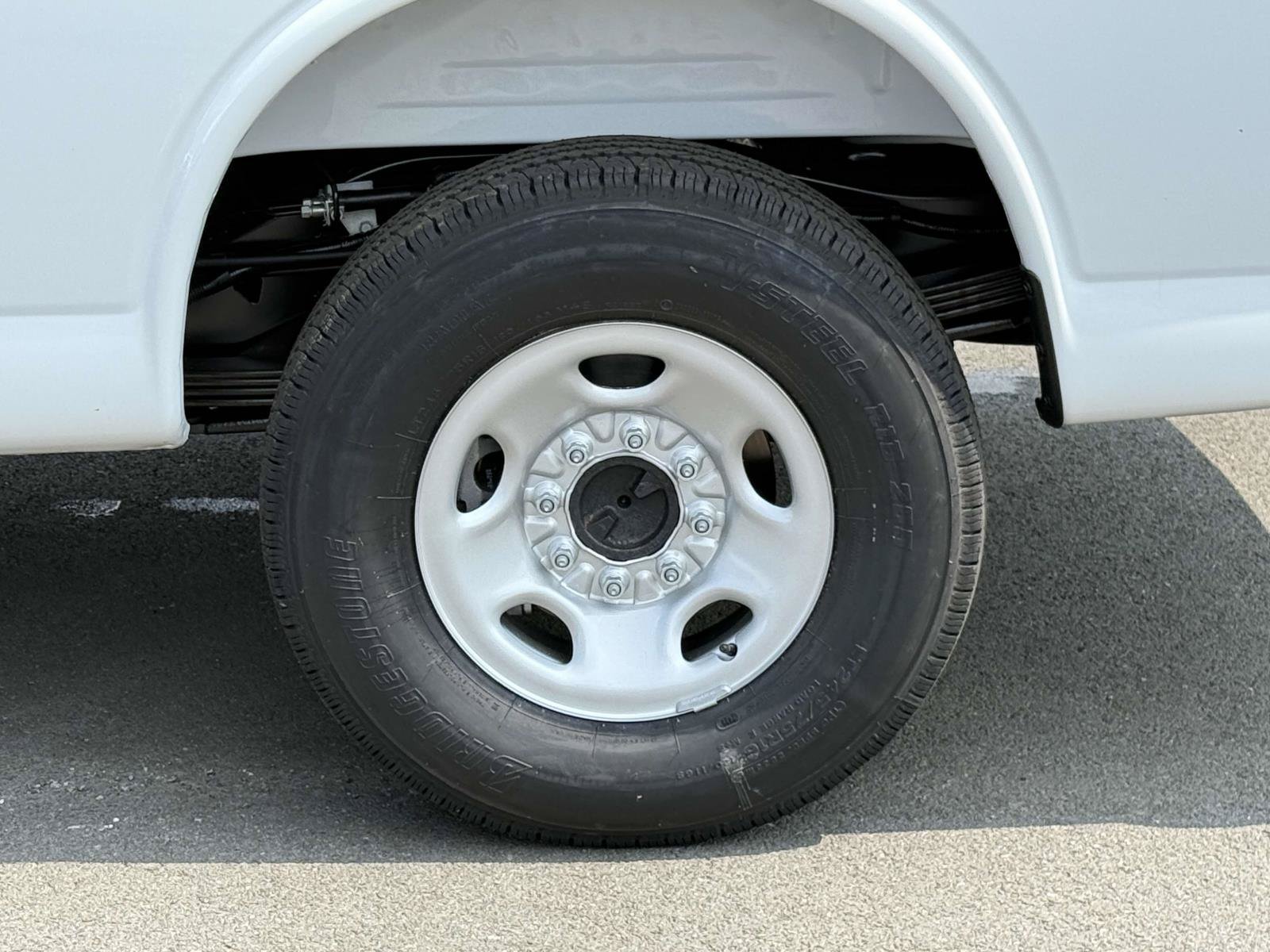 New 2025 Chevrolet Express 3500 Extended RWD image 7