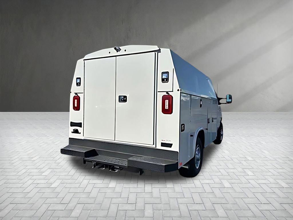 New 2026 Ford E-350 and Econoline 350 Super Duty w/ Power Equipment Group RWD image 7