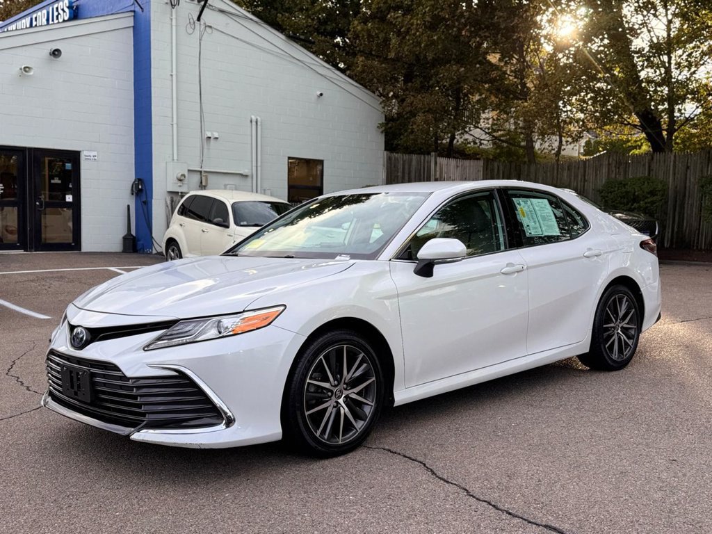 Used 2023 Toyota Camry XLE FWD image 2