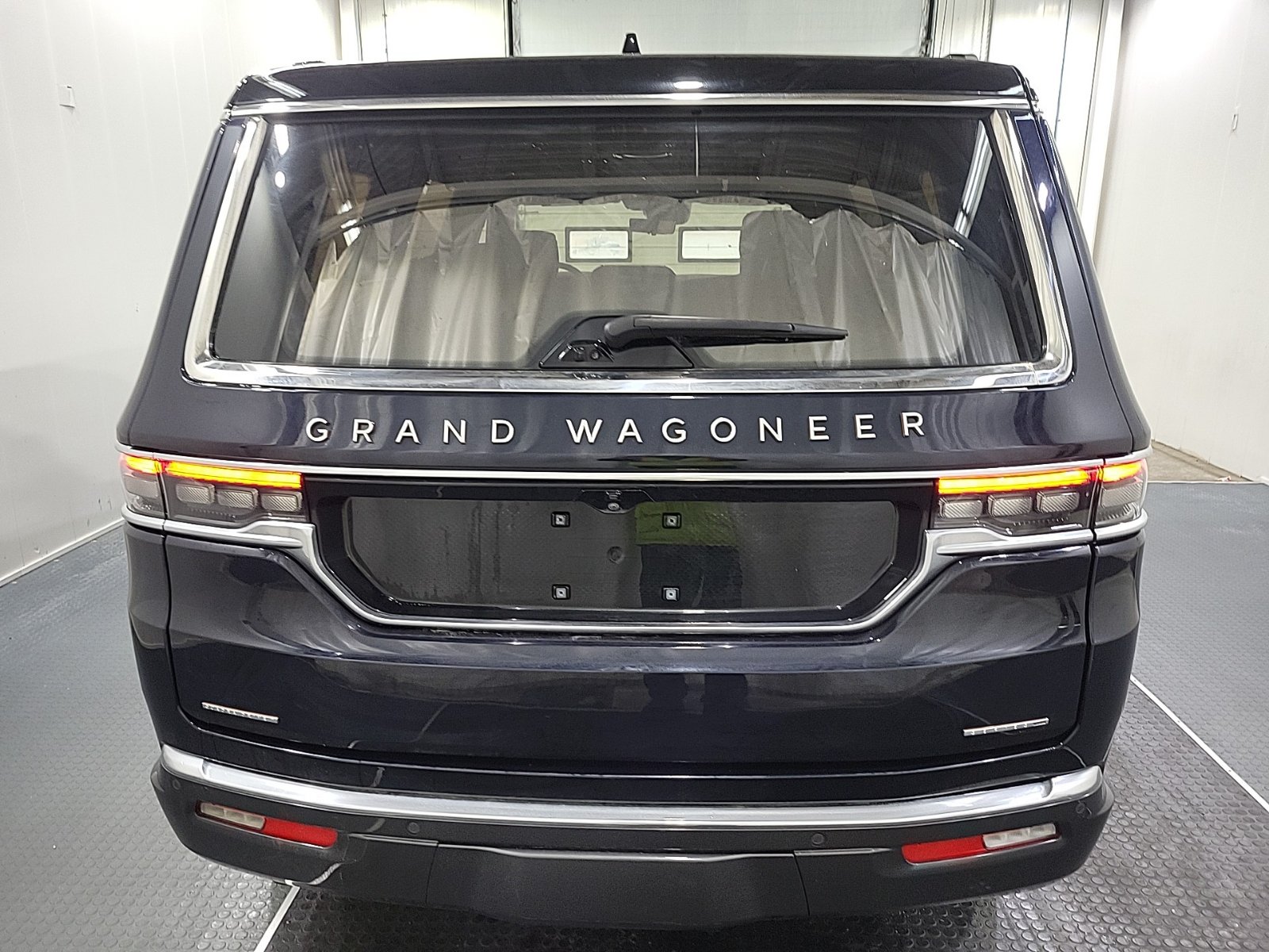 Used 2022 Jeep Grand Wagoneer Series III w/ Rear-Seat Entertainment Group AWD/4WD image 8
