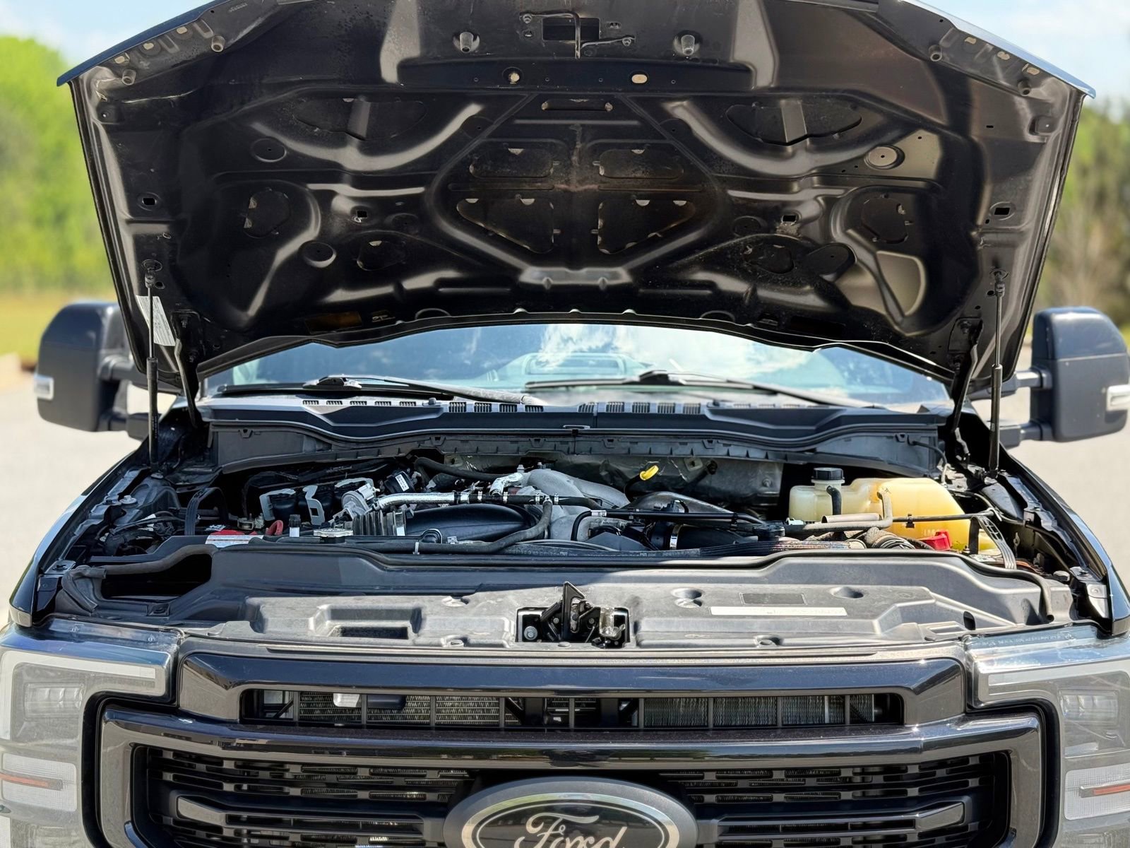 Used 2022 Ford F350 Lariat w/ Black Appearance Package AWD/4WD image 49