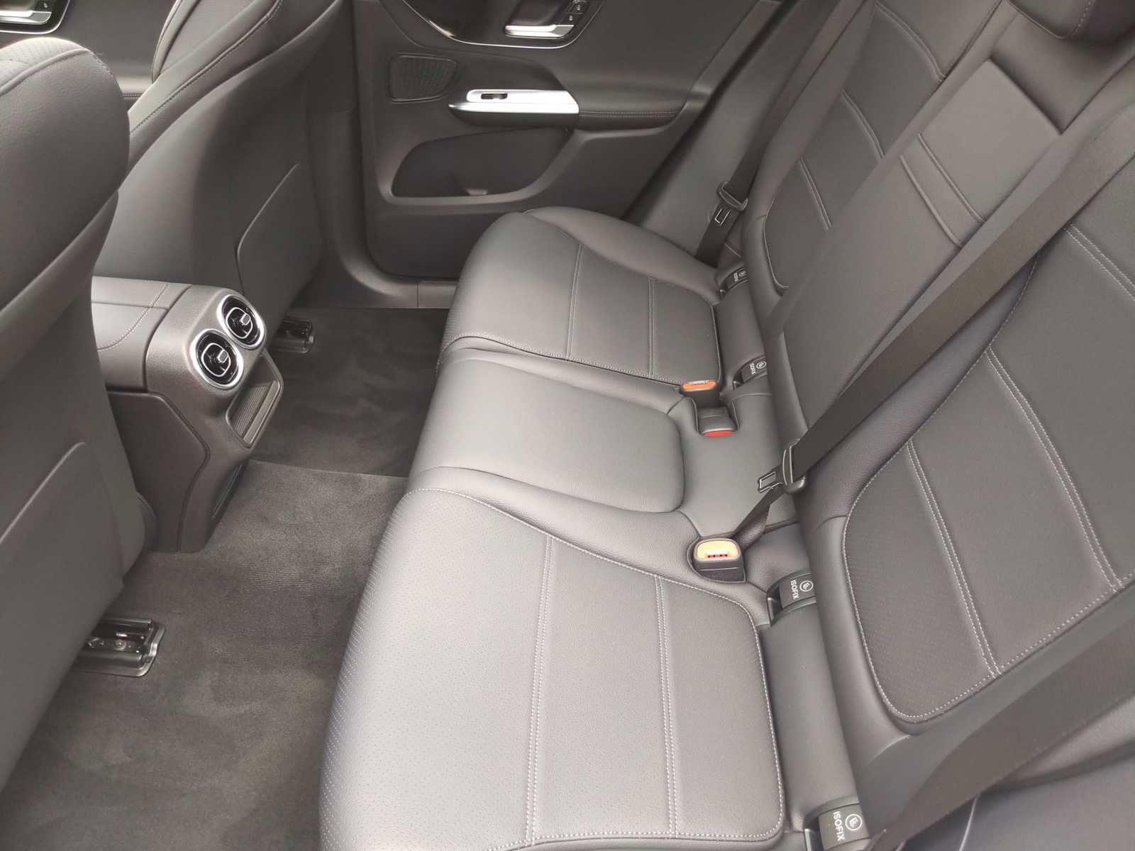 Used 2025 Mercedes-Benz GLC 300 4MATIC image 20