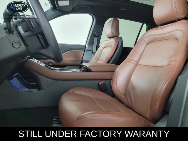 Used 2026 Lincoln Aviator Reserve w/ Jet Appearance Package AWD/4WD image 13