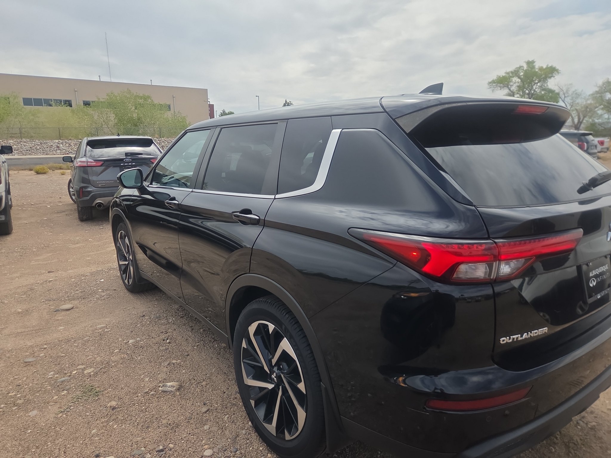 Used 2022 Mitsubishi Outlander ES AWD/4WD image 7