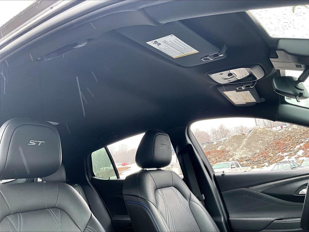 Used 2025 Buick Envista Sport Touring image 20