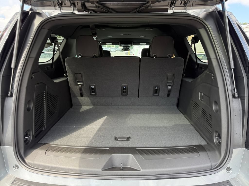 New 2026 Chevrolet Suburban LS AWD/4WD image 25