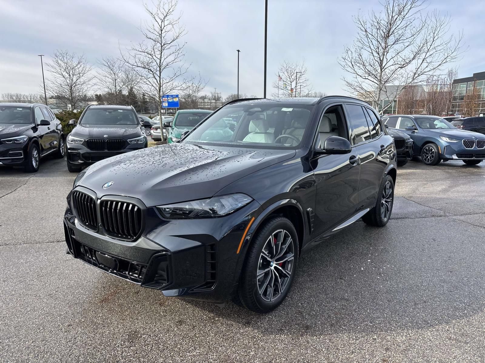 New 2026 BMW X5 xDrive40i w/ M Sport Package AWD/4WD image 3