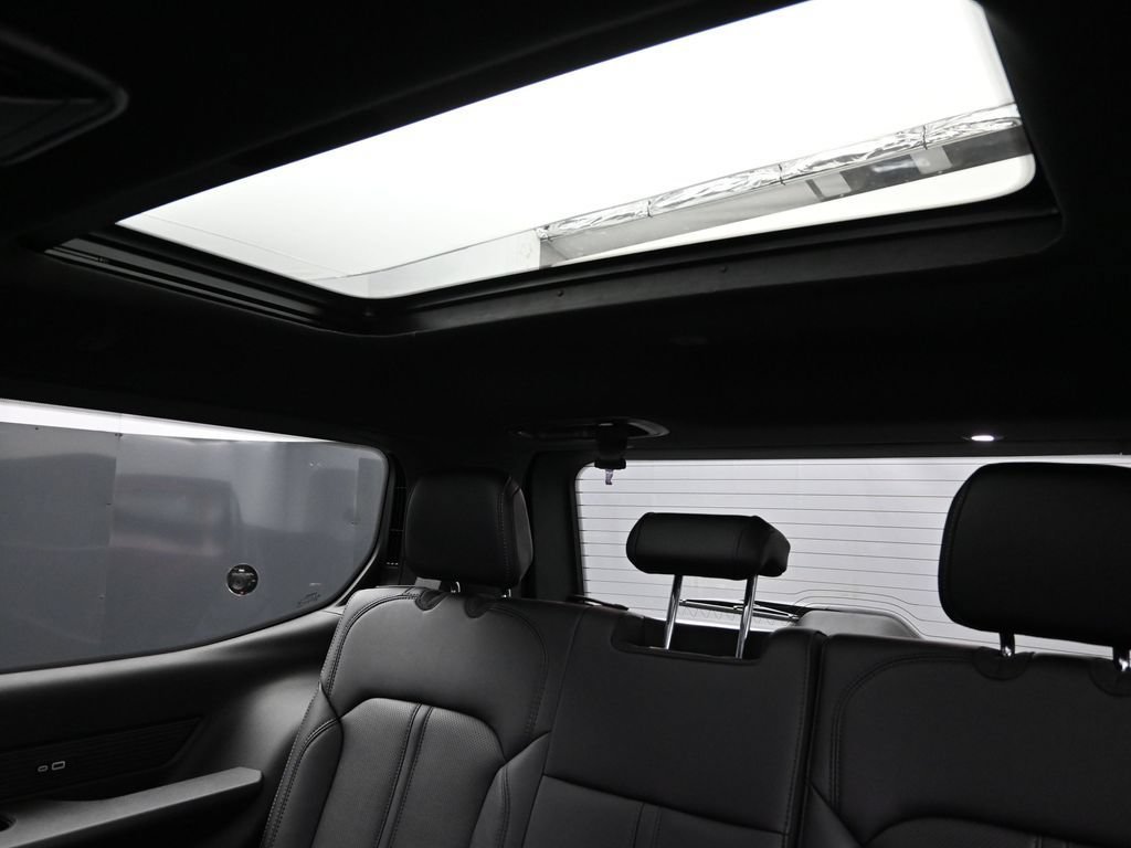 New 2026 Jeep Grand Wagoneer Limited AWD/4WD image 36