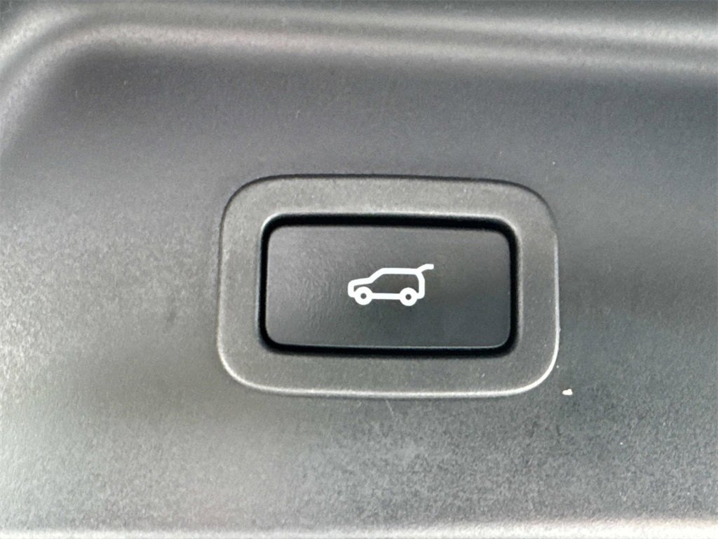 Certified 2021 Land Rover Range Rover SV Autobiography Dynamic image 8