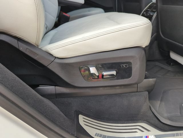 Used 2024 BMW X7 xDrive40i w/ M Sport Package AWD/4WD image 36