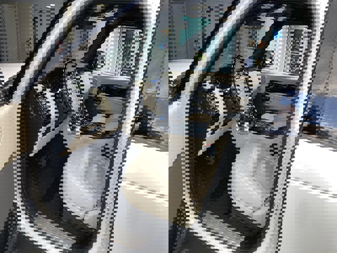 Used 2019 Land Rover Range Rover Supercharged image 14