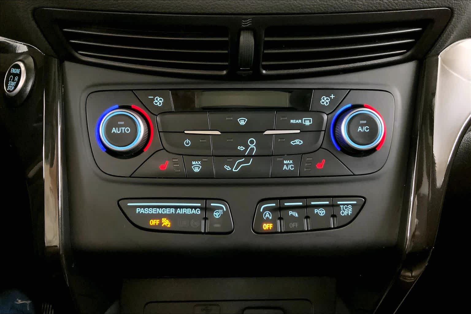 Used 2018 Ford Escape Titanium w/ Ford Safe & Smart Package AWD/4WD image 35