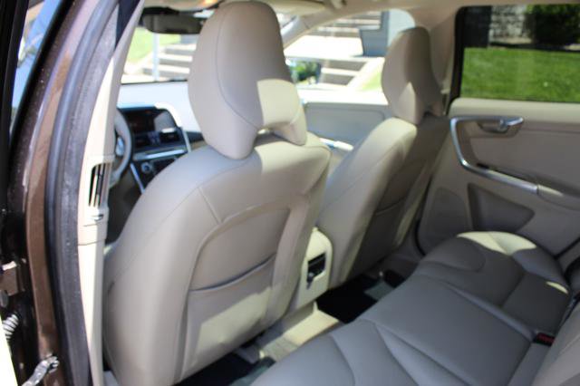 Used 2015 Volvo XC60 T5 AWD/4WD image 23