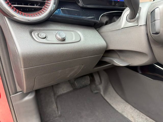 New 2026 Chevrolet Trax RS w/ Sunroof Package FWD image 10