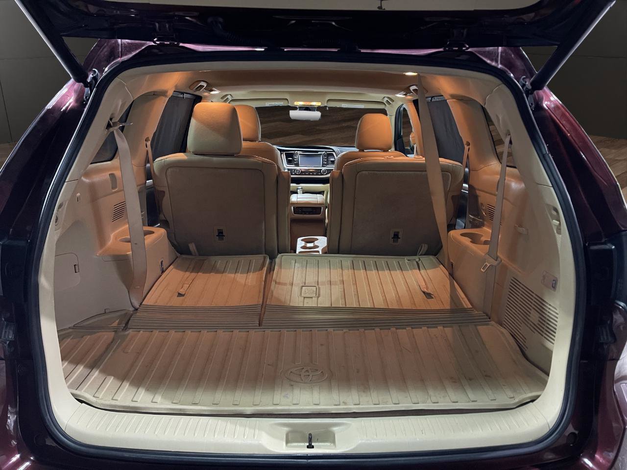 Used 2017 Toyota Highlander XLE image 18