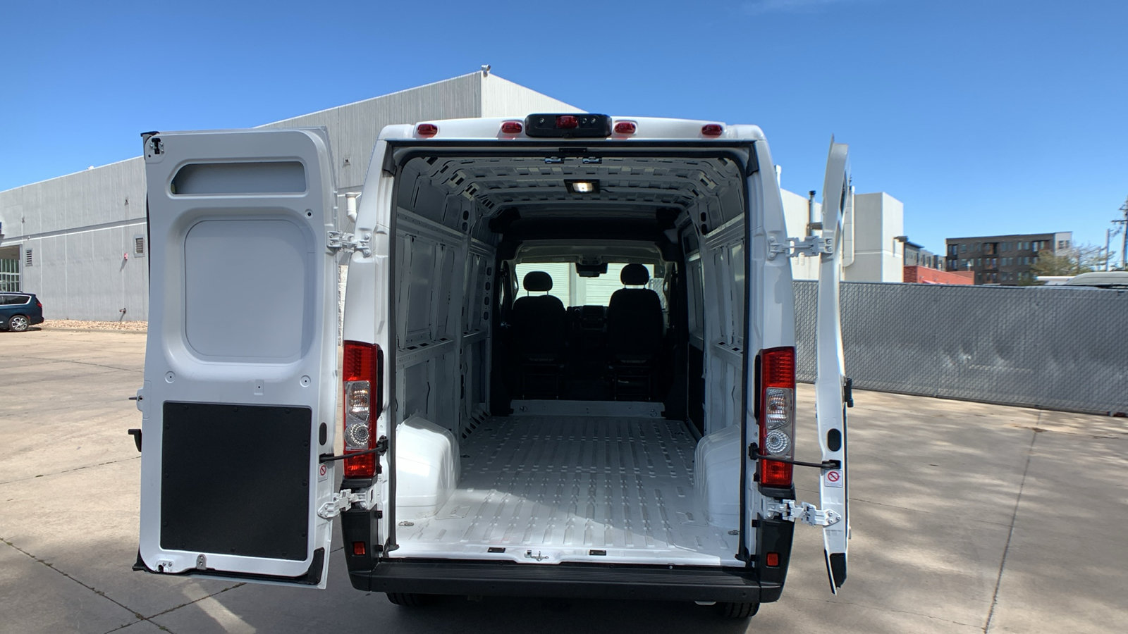 Used 2024 RAM ProMaster 2500 w/ Safety Group FWD image 27