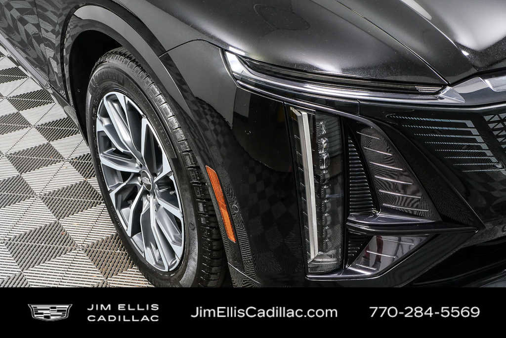 Used 2024 Cadillac Lyriq Sport AWD/4WD image 37