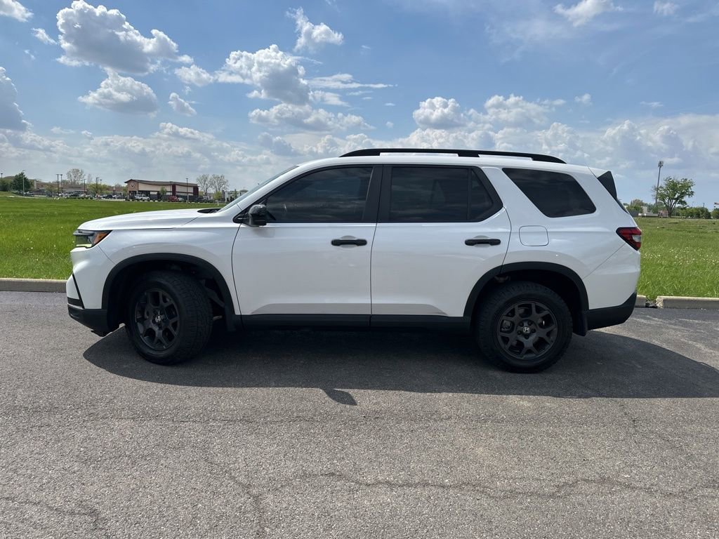 Used 2023 Honda Pilot TrailSport image 10