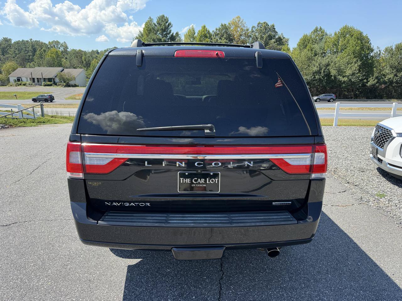 Used 2015 Lincoln Navigator 4WD w/ Equipment Group 101A Reserve image 6