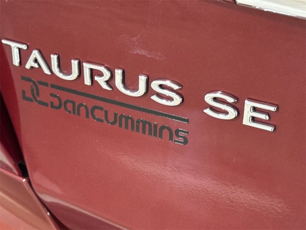 Used 2002 Ford Taurus SE image 25