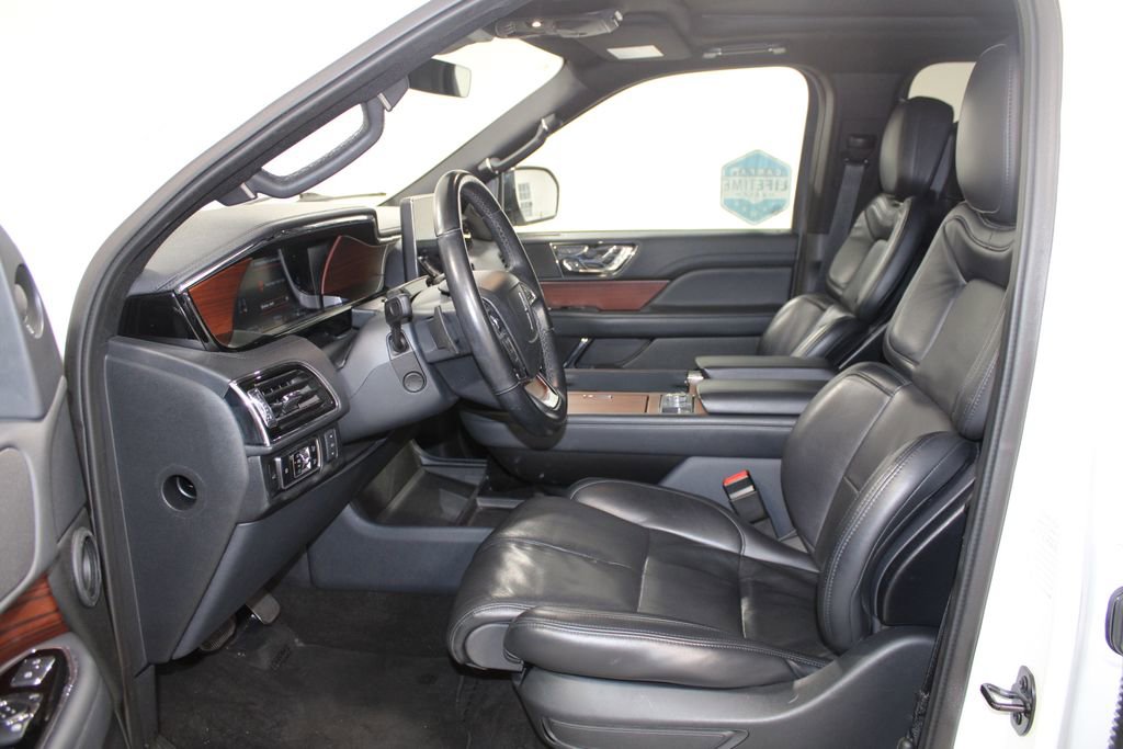 Used 2023 Lincoln Navigator Reserve image 24