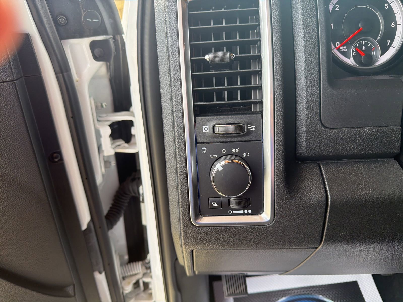 Used 2024 RAM 1500 Classic Warlock image 10
