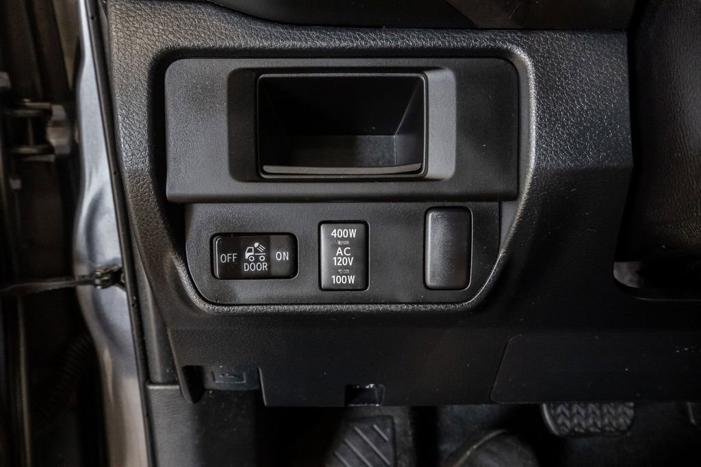 Used 2016 Toyota Tacoma TRD Off-Road w/ Towing Package AWD/4WD image 12