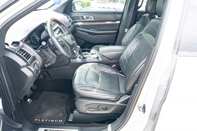 Used 2019 Ford Explorer Platinum AWD/4WD image 18