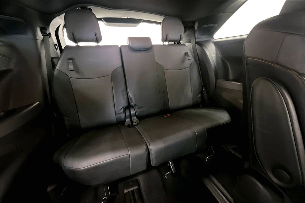 Used 2022 Toyota Sienna XLE Woodland Edition AWD/4WD image 27