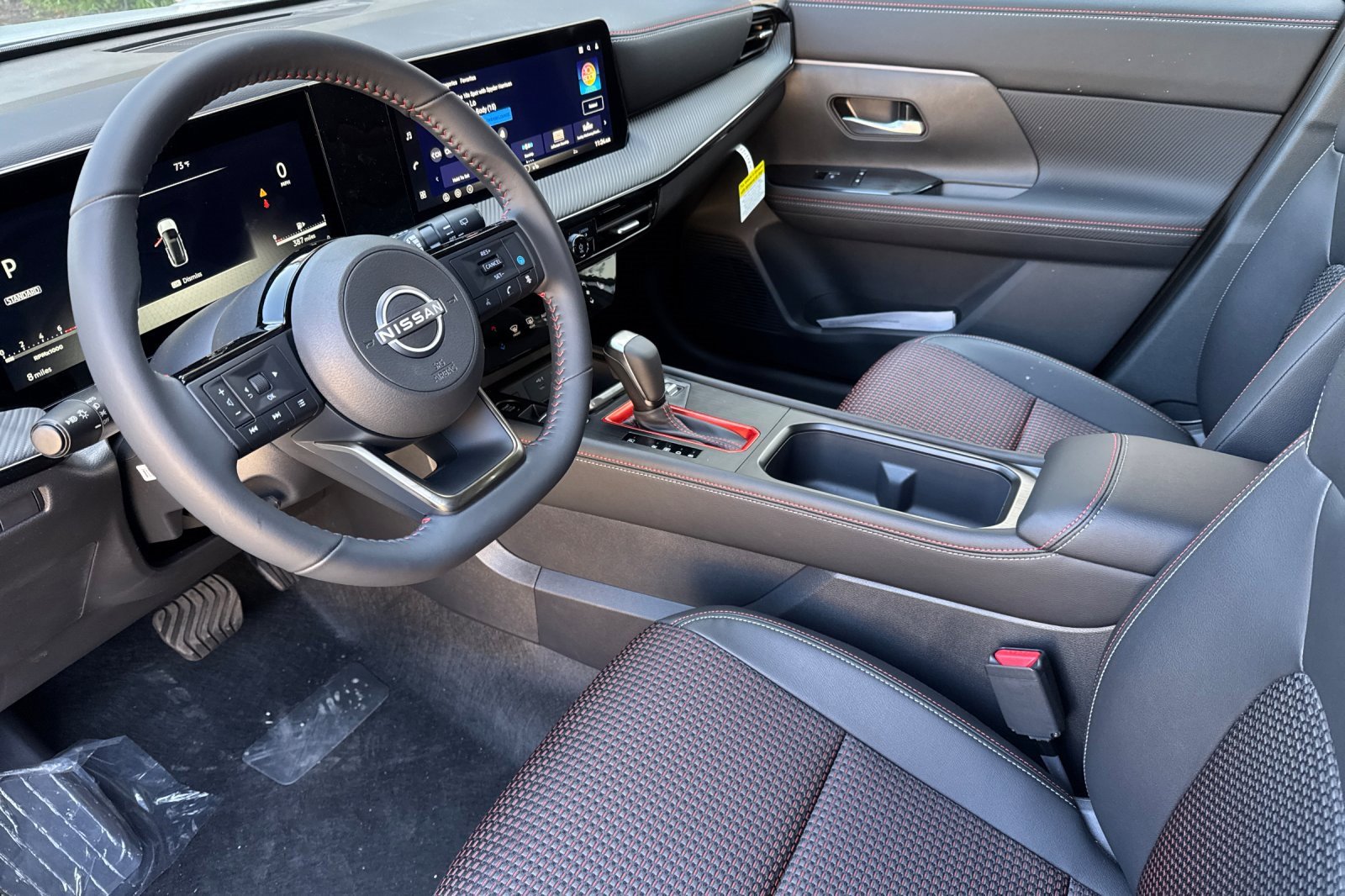 New 2026 Nissan Kicks SR w/ Cold Weather Package image 7