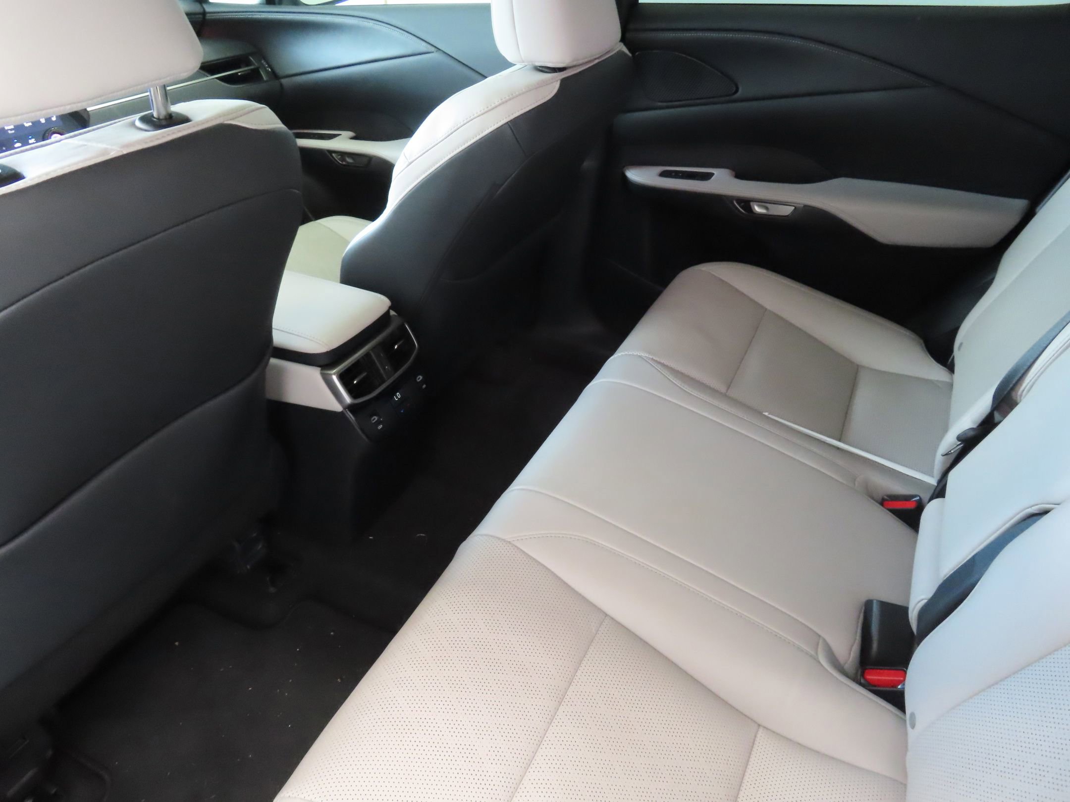 Used 2024 Lexus RX 350 Premium Plus w/ Convenience Package FWD image 21