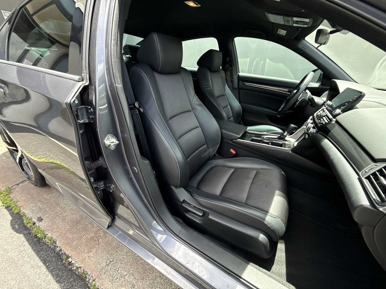 Used 2018 Honda Accord Sport image 26