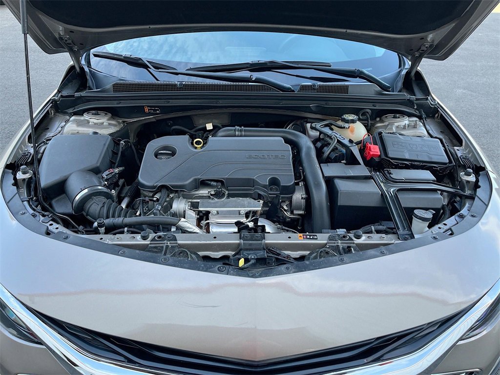 Used 2022 Chevrolet Malibu LT image 32