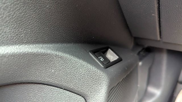 Used 2022 Volkswagen Taos SEL w/ Panoramic Sunroof Package image 38