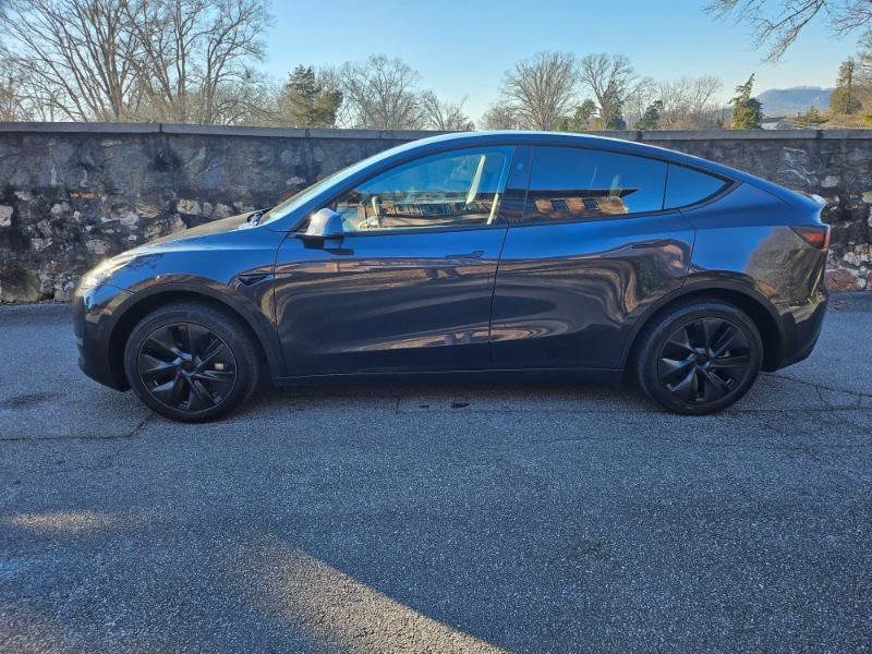 Used 2024 Tesla Model Y Long Range RWD image 8