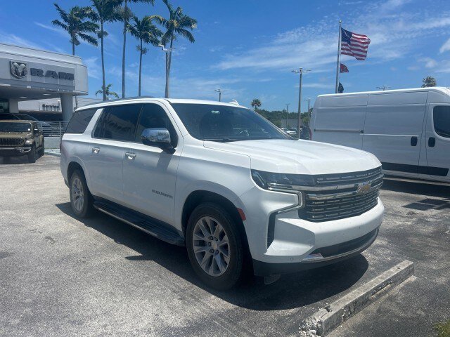 Used 2021 Chevrolet Suburban Premier w/ Premium Package RWD image 4