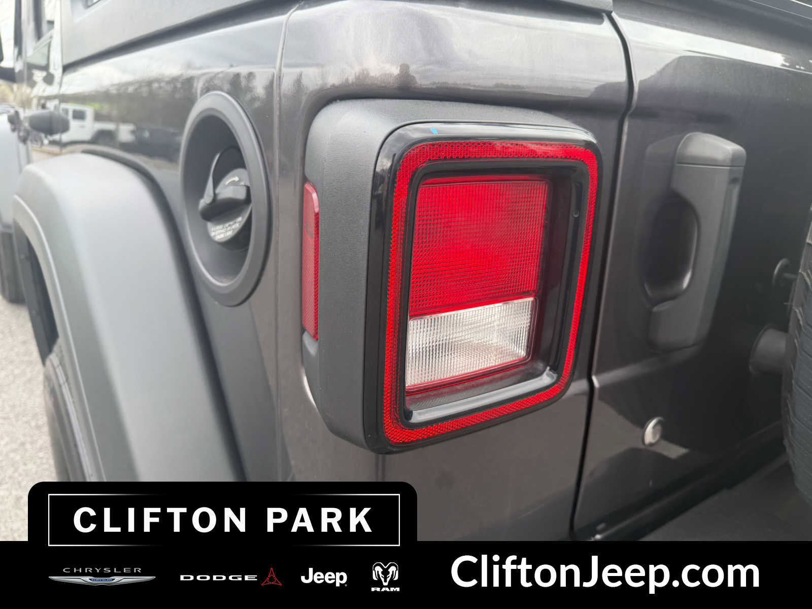 Used 2022 Jeep Wrangler Unlimited Sport AWD/4WD image 7