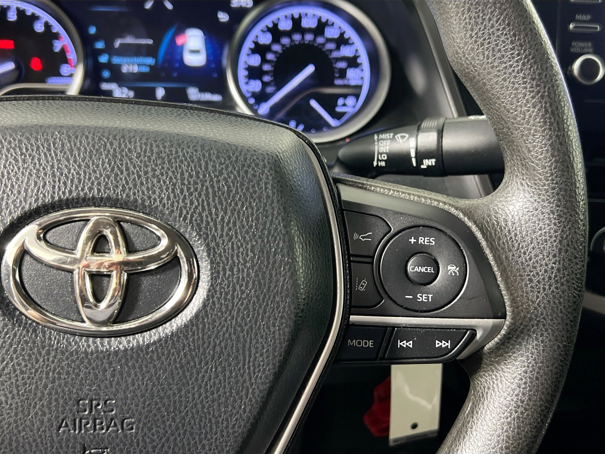 Used 2021 Toyota Camry LE AWD/4WD image 19