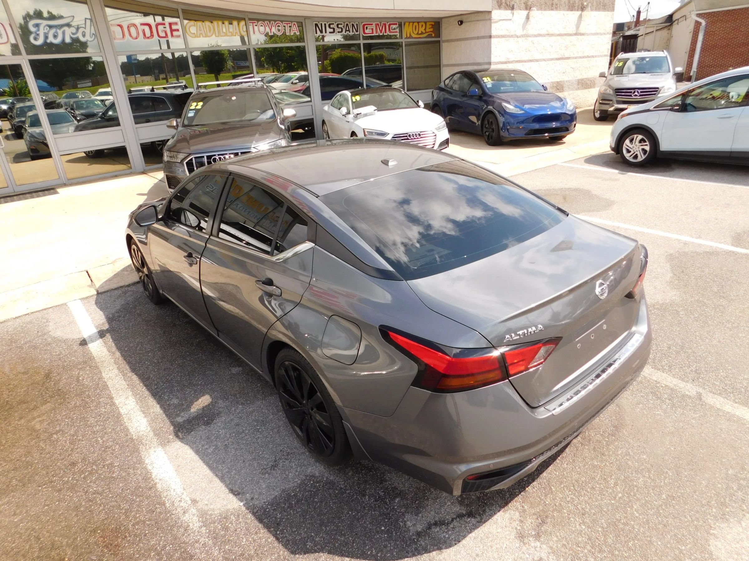 Used 2021 Nissan Altima 2.5 SR FWD image 7