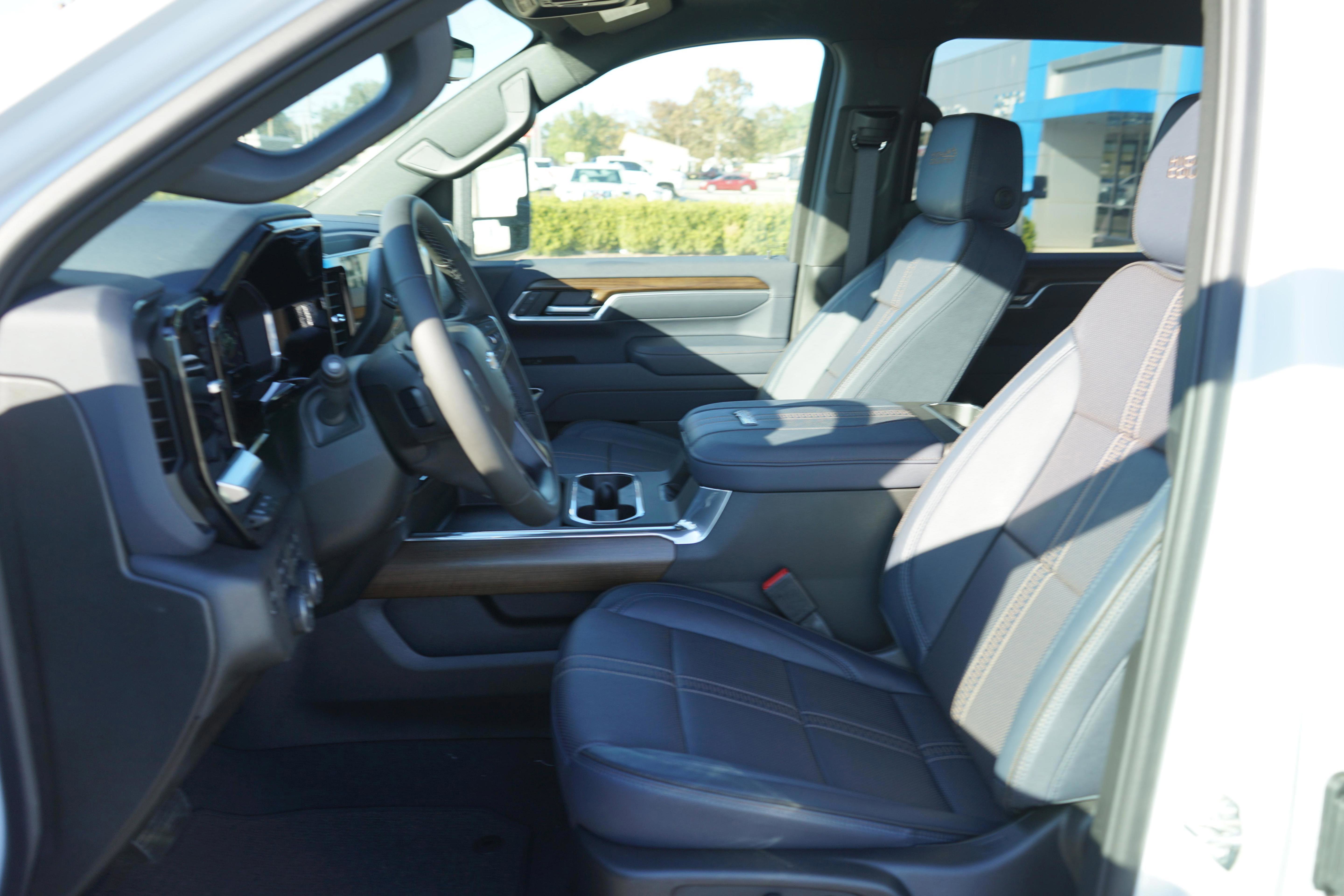 New 2025 Chevrolet Silverado 2500 High Country w/ Technology Package image 9