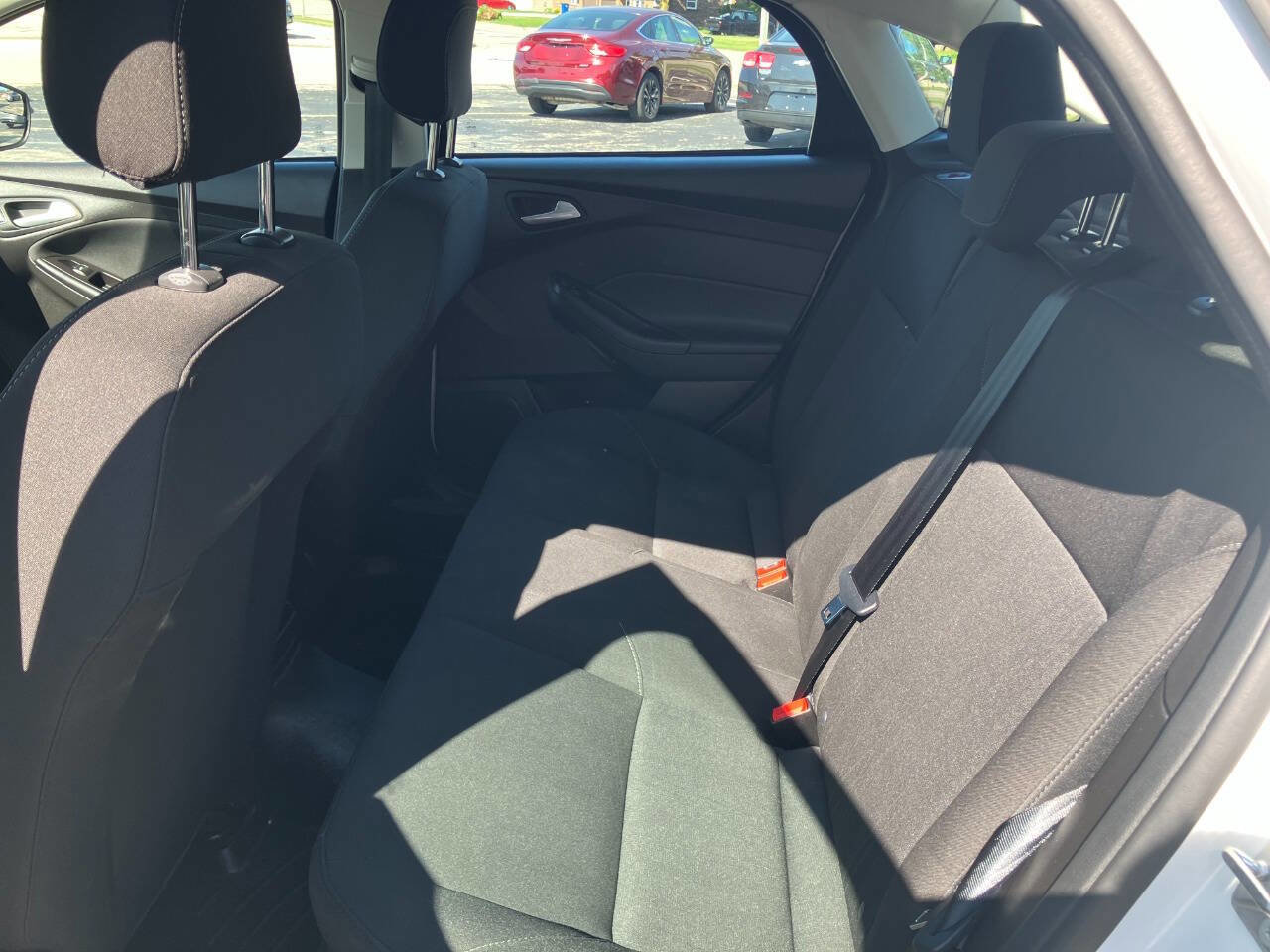 Used 2018 Ford Focus SE w/ SE Appearance Package image 12