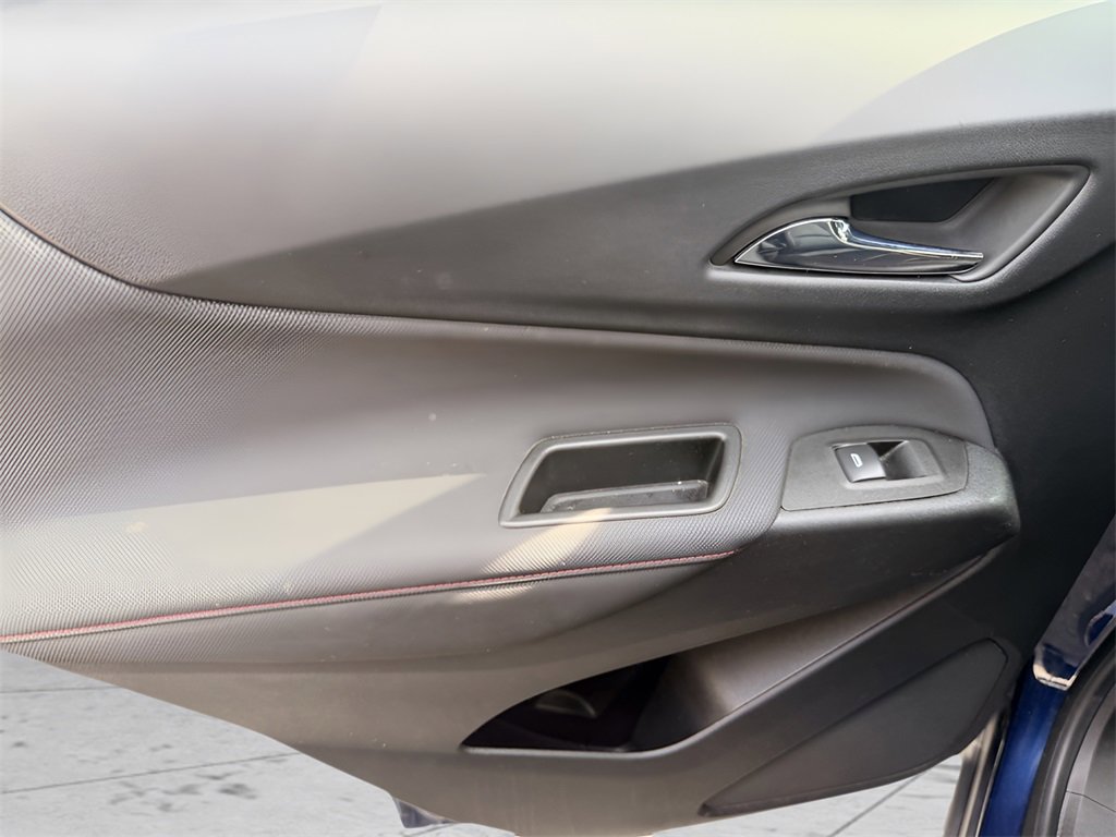 Used 2022 Chevrolet Equinox RS w/ RS Leather Package image 34